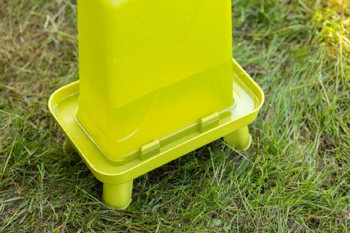 KERBL Kunststofftränke mit Standfüßen